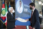Il Presidente Sergio Mattarella conferisce "motu proprio" l'onorificenza di Ufficiale dell'Ordine al Merito della Repubblica Italiana a Maurizio Cecconi

