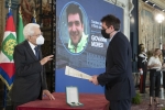 Il Presidente Sergio Mattarella conferisce "motu proprio" l'onorificenza di Ufficiale dell'Ordine al Merito della Repubblica Italiana a Giovanni Moresi
