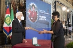 Il Presidente Sergio Mattarella conferisce "motu proprio" l'onorificenza di Ufficiale dell'Ordine al Merito della Repubblica Italiana a Francesca Leschiutta   
