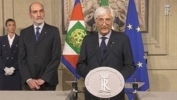 Il Segretario Generale della Presidenza della Repubblica Ugo Zampetti annuncia che il Prof. Giuseppe Conte, sciogliendo la riserva, ha rimesso l'incarico