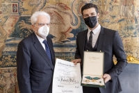 Il Presidente Mattarella consegna l'onorificenza di Grande Ufficiale a Roberto Bolle