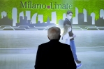 Il Presidente Sergio Mattarella assiste alla proiezione di un video in occasione dell'inaugurazione della nuova area imbarchi dell’Aeroporto di Milano Linate