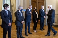 
Il Presidente Sergio Mattarella con il Presidente del Consiglio dei Ministri Mario Draghi ed altri membri del Governo, in vista del Consiglio Europeo