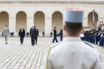 Il Presidente della Repubblica Sergio Mattarella all'Hôtel des Invalides,durante gli onori militari,in occasione della visita di Stato nella Repubblica di Francia. 
