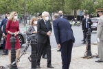 Il Presidente della Repubblica Sergio Mattarella e la Sig.ra Laura arrivano all’Arc de Triomphe 