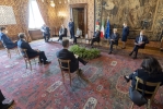 Il Presidente Sergio Mattarella nel corso dell'incontro con Eugenio Occorsio, Presidente della Fondazione Vittorio Occorsio, e una delegazione del sodalizio