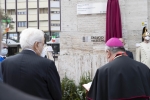 Il Presidente Sergio Mattarella con Mons. Tommaso Valentinetti, Vescovo di Pescara, durante la Benedizione dell’epigrafe da parte del Vescovo
