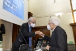 Il Presidente Sergio Mattarella con Giuliano Amato, Vice Presidente della Corte costituzionale al termine del convegno dal titolo “Emanuele Macaluso, una vita nella sinistra”