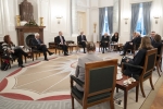Il Presidente Sergio Mattarella con il Presidente della Repubblica Federale di Germania Frank-Walter Steinmeier, durante i colloqui  con le rispettive delegazioni
