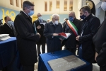 I Presidenti Mattarella e Pahor visitano, al Teatro Verdi di Gorizia, la Mostra per il 140° anniversario della fondazione del quotidiano Il Piccolo
