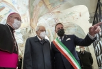Il Presidente Sergio Mattarella accompagnato da S.E. Rev.ma Mons. Carlo Roberto Maria Redaelli visita la Basilica di Santa Maria Assunta