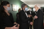 Il Presidente della Repubblica Sergio Mattarella al Teatro San Carlo di Napoli saluta Roberto Fico, Presidente della Camera dei Deputati,in occasione della rappresentazione dell'opera “Otello” di Giuseppe Verdi          
