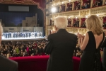 Il Presidente della Repubblica Sergio Mattarella e la Sig.ra Laura al Teatro di San Carlo di Napoli,al termine della rappresentazione dell'opera “Otello” di Giuseppe Verdi diretta dal Maestro Michele Mariotti per la serata inaugurale della stagione d'opera  
