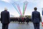 Il Presidente Sergio Mattarella e il Presidente della Repubblica Francese, Emmanuel Macron, al termine dell'incontro per la firma del “Trattato per una cooperazione bilaterale rafforzata” assistono al passaggio delle pattuglie acrobatiche italiana e francese