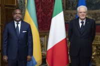 Il Presidente Sergio Mattarella con S.E. il Signor Flavien Enongoué,nuovo Ambasciatore della Repubblica Gabonese,in occasione della presentazione delle Lettere Credenziali 
