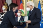 Il Presidente Sergio Mattarella consegna l'onorificenza OMRI  “motu proprio” a Egidio Marchese
