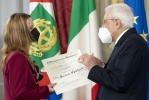 Il Presidente Sergio Mattarella consegna l'onorificenza OMRI  “motu proprio” a Rachele Spolaor