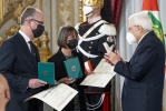 Il Presidente Sergio Mattarella consegna l'onorificenza OMRI  “motu proprio” a Laura Terdossi e Gaspare Morgante