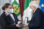 Il Presidente Sergio Mattarella consegna l'onorificenza OMRI  “motu proprio” a Martina Pigliapoco