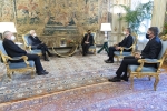Il Presidente Mattarella con Maria Bianca Farina, Matteo Del Fante e con Giuseppe Lasco, vertici di Poste Italiane  

