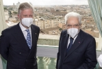 Il Presidente Sergio Mattarella e S.M. il Re Filippo dei Belgi osservano Roma dal Torrino del Quirinale