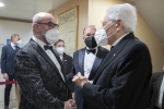 Il Presidente della Repubblica Sergio Mattarella saluta il M° Alberto Malazzi, Direttore del Coro del Teatro alla Scala, in occasione del “Macbeth”