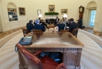 Il Presidente Napolitano durante i colloqui con il Presidente Obama nello Studio Ovale della Casa Bianca