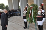 Il Presidente della Repubblica Giorgio Napolitano durante la deposizione di una corona d'alloro 