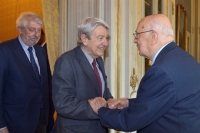 Il Presidente Giorgio Napolitano con il Prof. Massimo Teodori e Dott. Massimo Bordin autori del Libro "Complotto!. Come i politici ci ingannano", in occasione della presentazione del volume