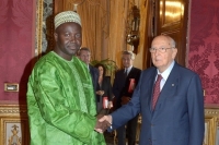 Il Presidente Giorgio Napolitano con il Sig. Lang Yabou, nuovo Ambasciatore della Repubblica del Gambia, in occasione della presentazione delle Lettere Credenziali