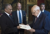 Il Presidente Giorgio Napolitano con Fessehazion Pietros, Ambasciatore dello Stato di Eritrea, in occasione della presentazione delle Lettere Credenziali