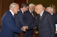 Il Presidente Giorgio Napolitano saluta Michele Vietti, in occasione della cerimonia di commiato dei componenti il Consiglio Superiore della Magistratura uscente e di presentazione dei nuovi componenti