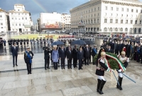 Il Presidente Giorgio Napolitano durante la deposizione di una corona d'alloro all'Altare della Patria in occasione del Giorno dell'Unità Nazionale e Giornata delle Forze Armate