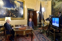 Il Presidente Giorgio Napolitano con Ugo Magri in videoconferenza con l'Università Bocconi di Milano in occasione dell'incontro "Giovanni Spadolini a 20 anni dalla scomparsa"